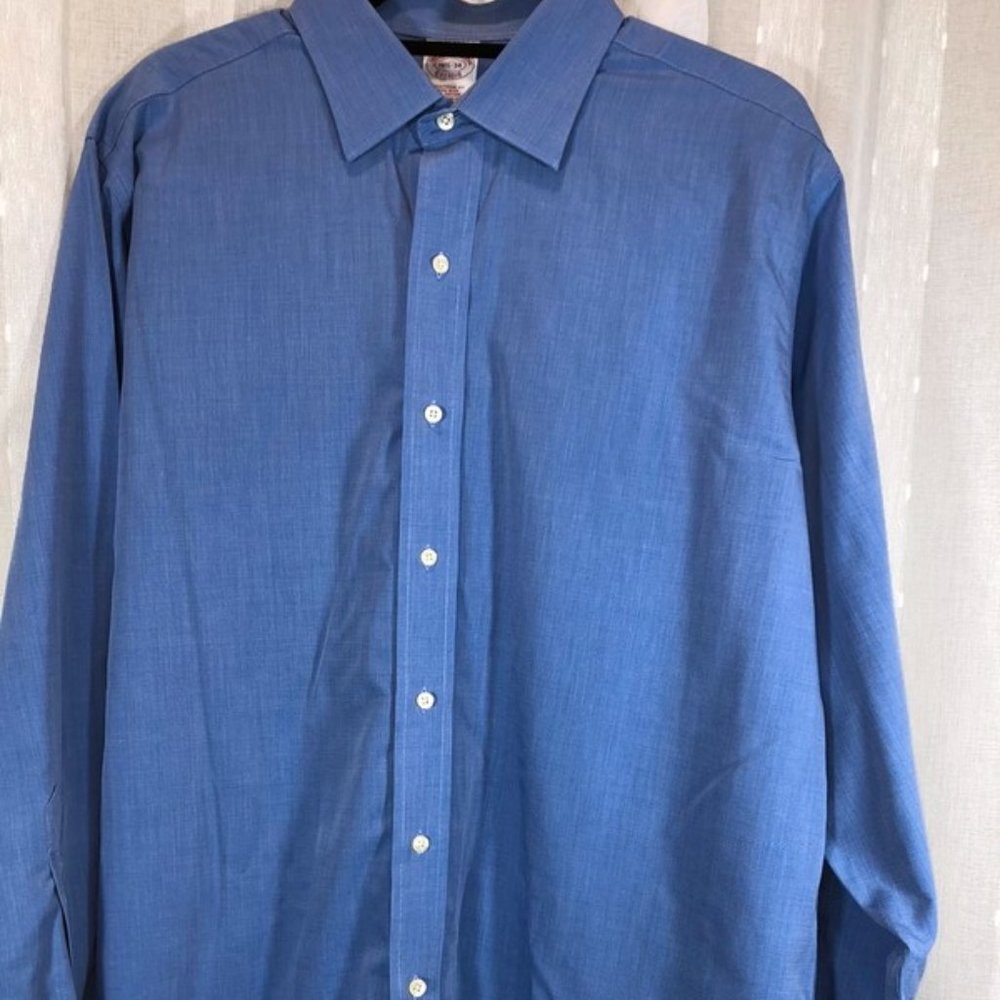 Brooks Brothers 16 1/2 - 34 Traditional Fit non-iron cotton button down shirt